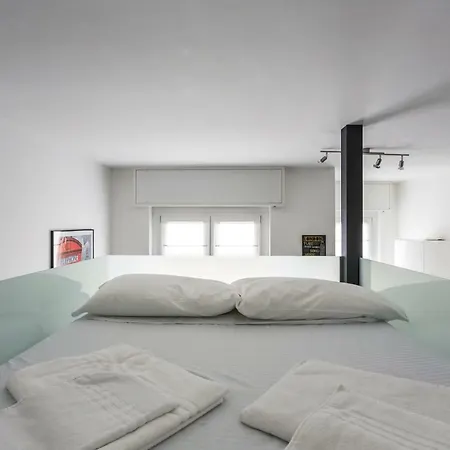 아파트 Charming And Cozy